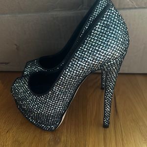 Giuseppe zanotti shoes size 35